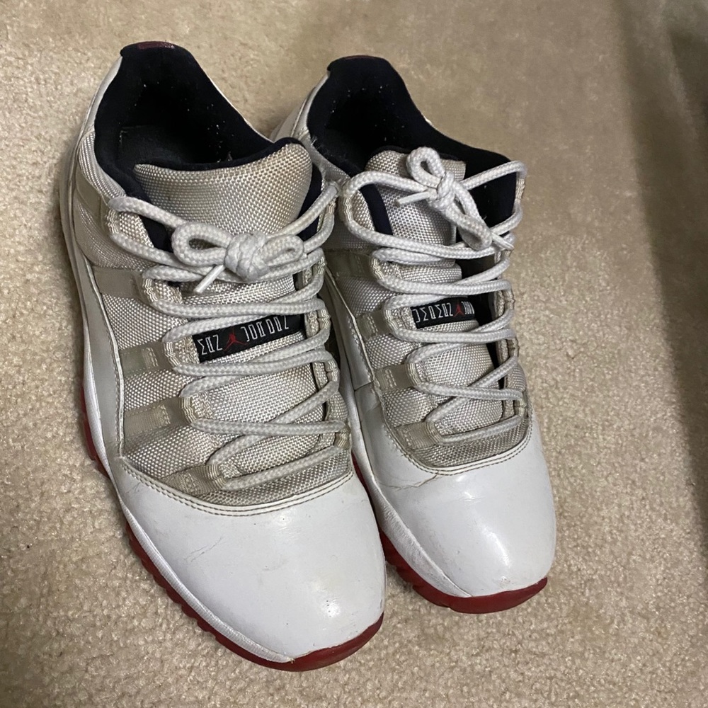 Air Jordan 11 cherry lows